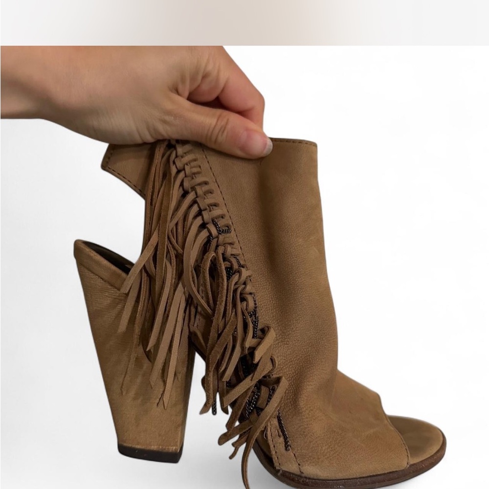 Dolce vita Fringe Tan Heeled Sandals size 6